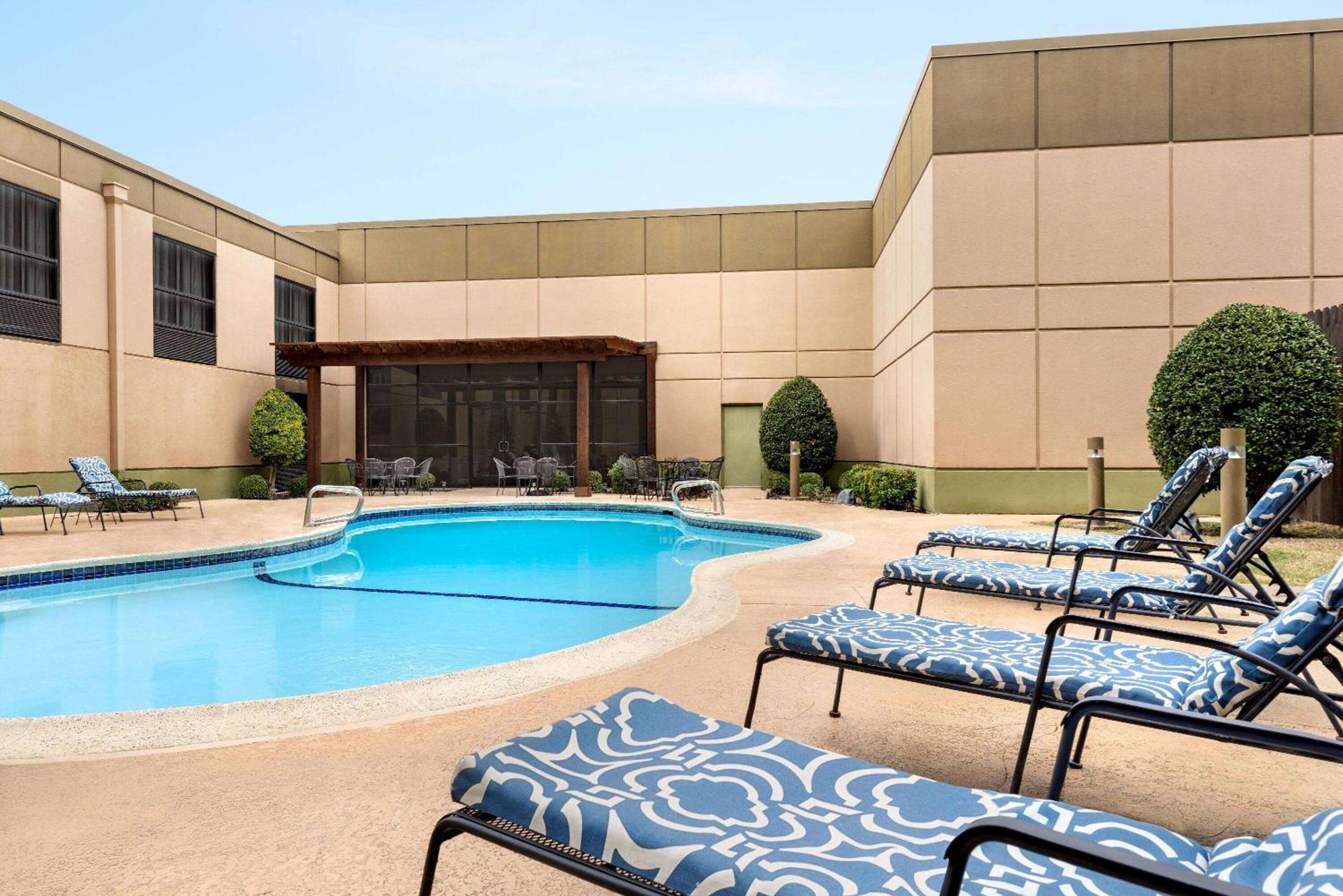 Iban Hotel, Trademark Collection By Wyndham Dallas Bagian luar foto